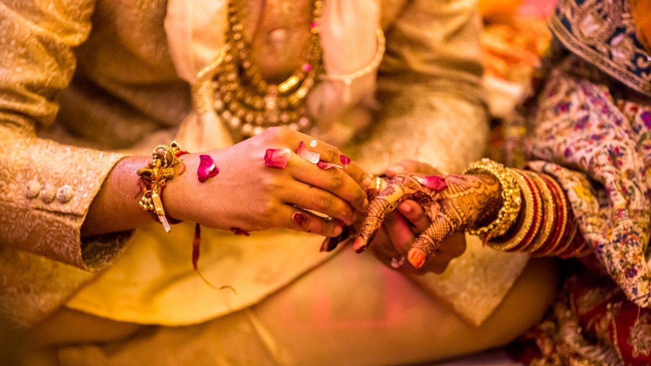 Read more about the article Marriage Date Prediction Through Vedic Astrology | Know Your Marriage Time